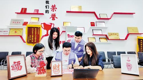“青春小店”托举青年创业梦 “青春小店”托举青年创业梦