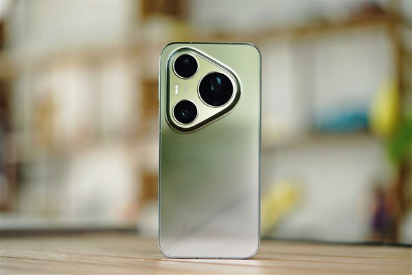 欧菲光独家供应华为Pura 90 Pro系列主摄与2亿潜望长焦