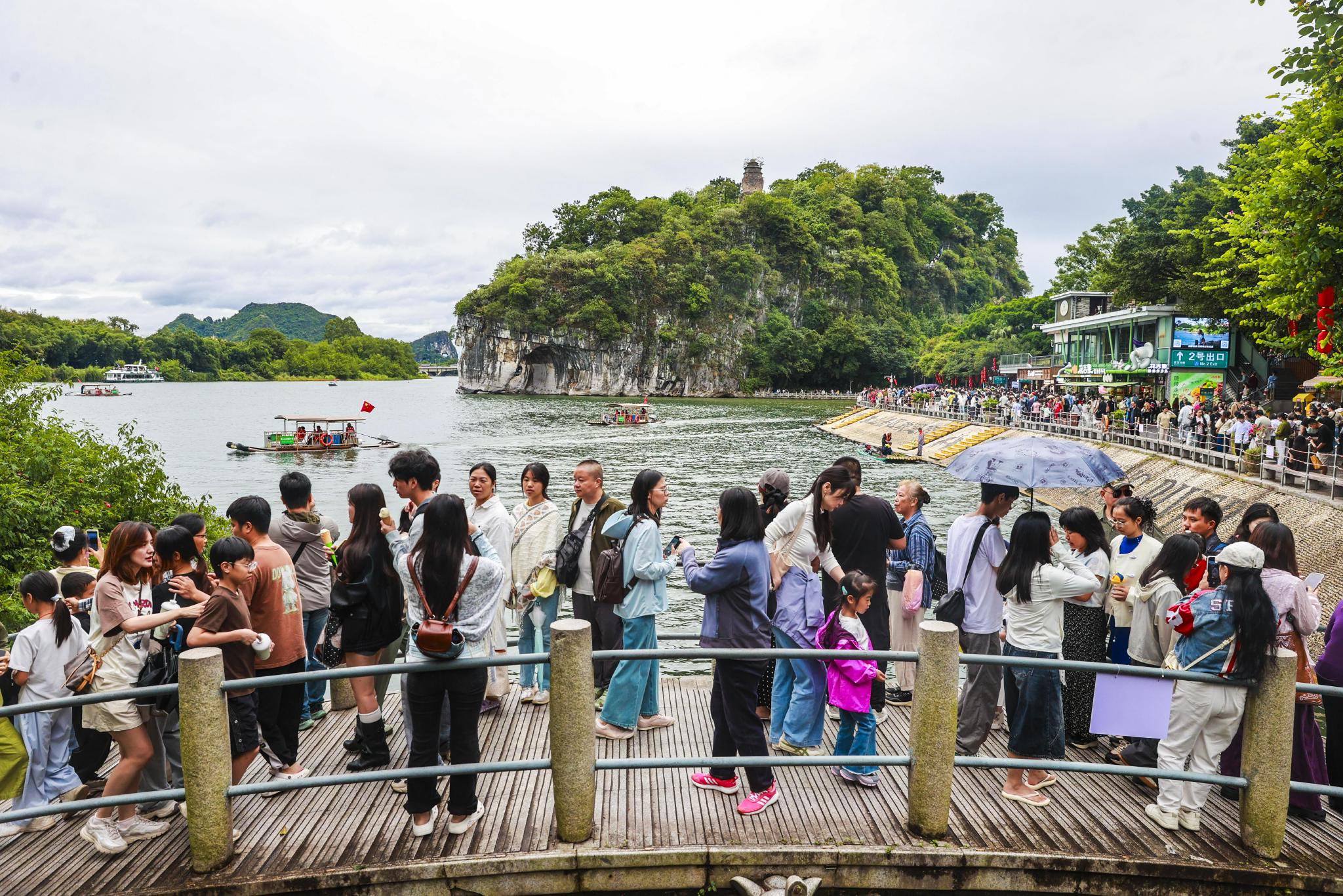 广西：节庆活动好戏连台，文旅消费活力持续释放