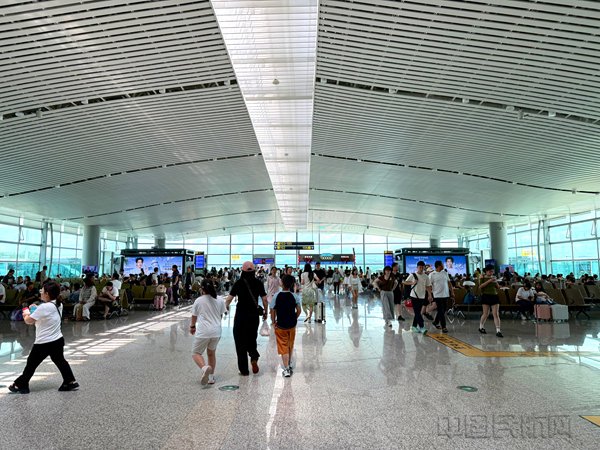 粤东文旅热 助旺机场客流 揭阳潮汕机场国庆假期运送旅客24.6万人次