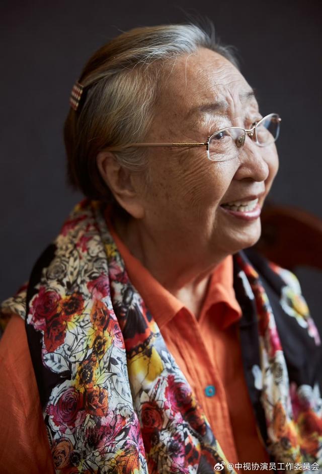 “牛大妈”走了，93岁一级演员彭玉去世，倪萍海清李勤勤这样怀念她