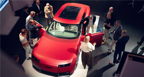 捷豹Type 01只是前菜！第二款新车2028年登场：跨界造型更亮眼