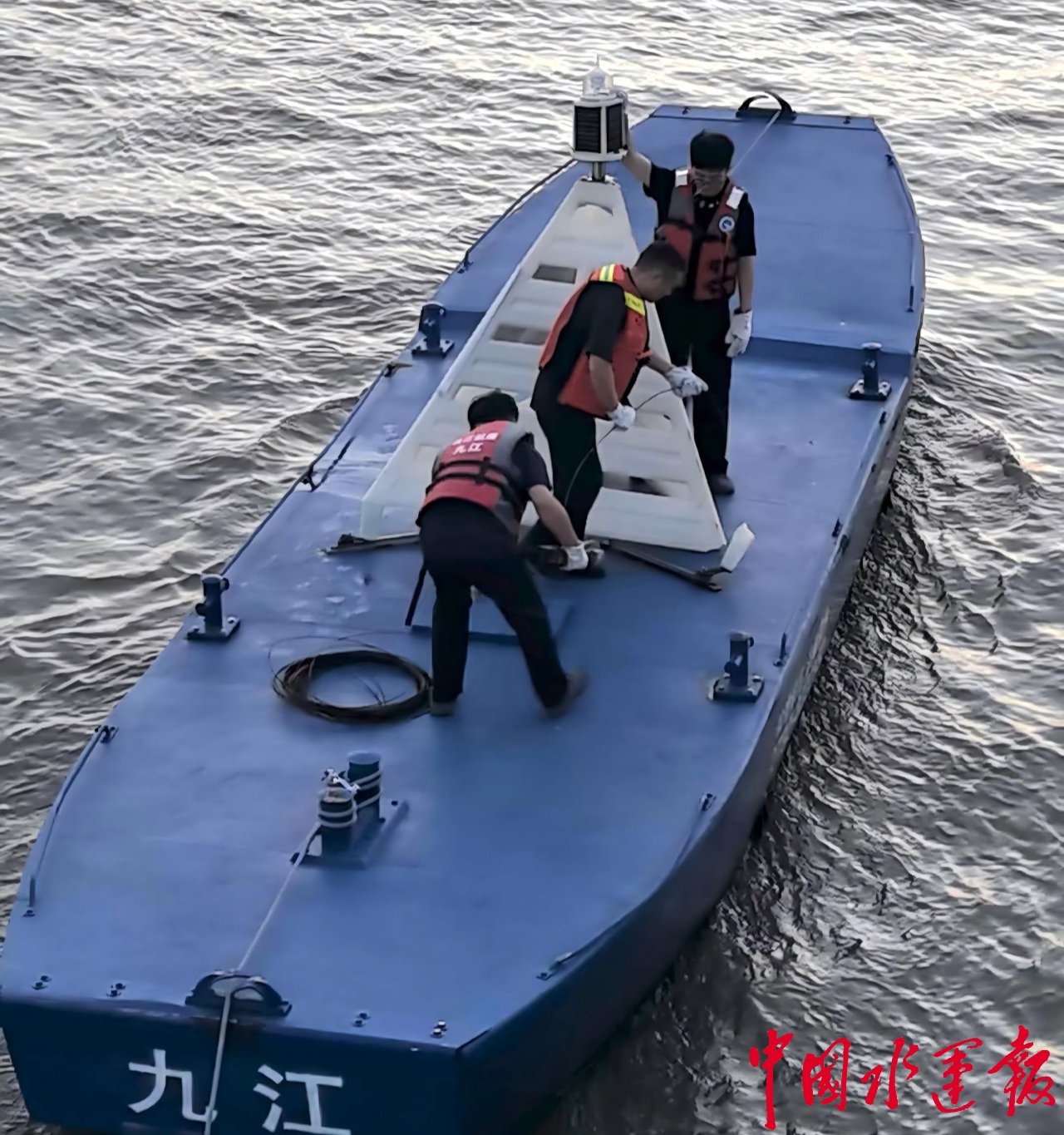 国庆假期长江九江航道处职工坚守保通保畅一线