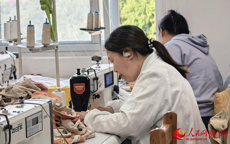 开局之年看中国丨从秦巴山区到全球货架 开局之年看中国丨从秦巴山区到全球货架