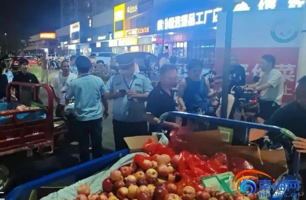 露天烧烤油烟污染，严查！