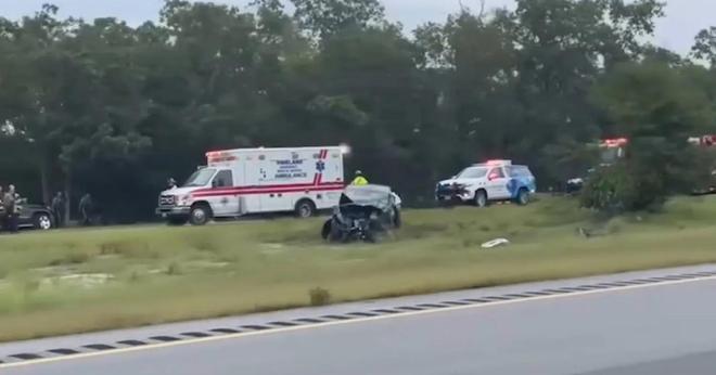 特斯拉美国Model Y穿越高速隔离带致人死亡，驾驶辅助系统处于启用状态