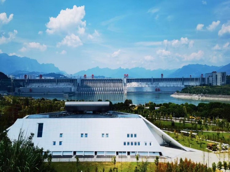 何以中国·当惊世界殊丨大江奔涌处,正是向新时 何以中国·当惊世界殊丨大江奔涌处,正是向新时