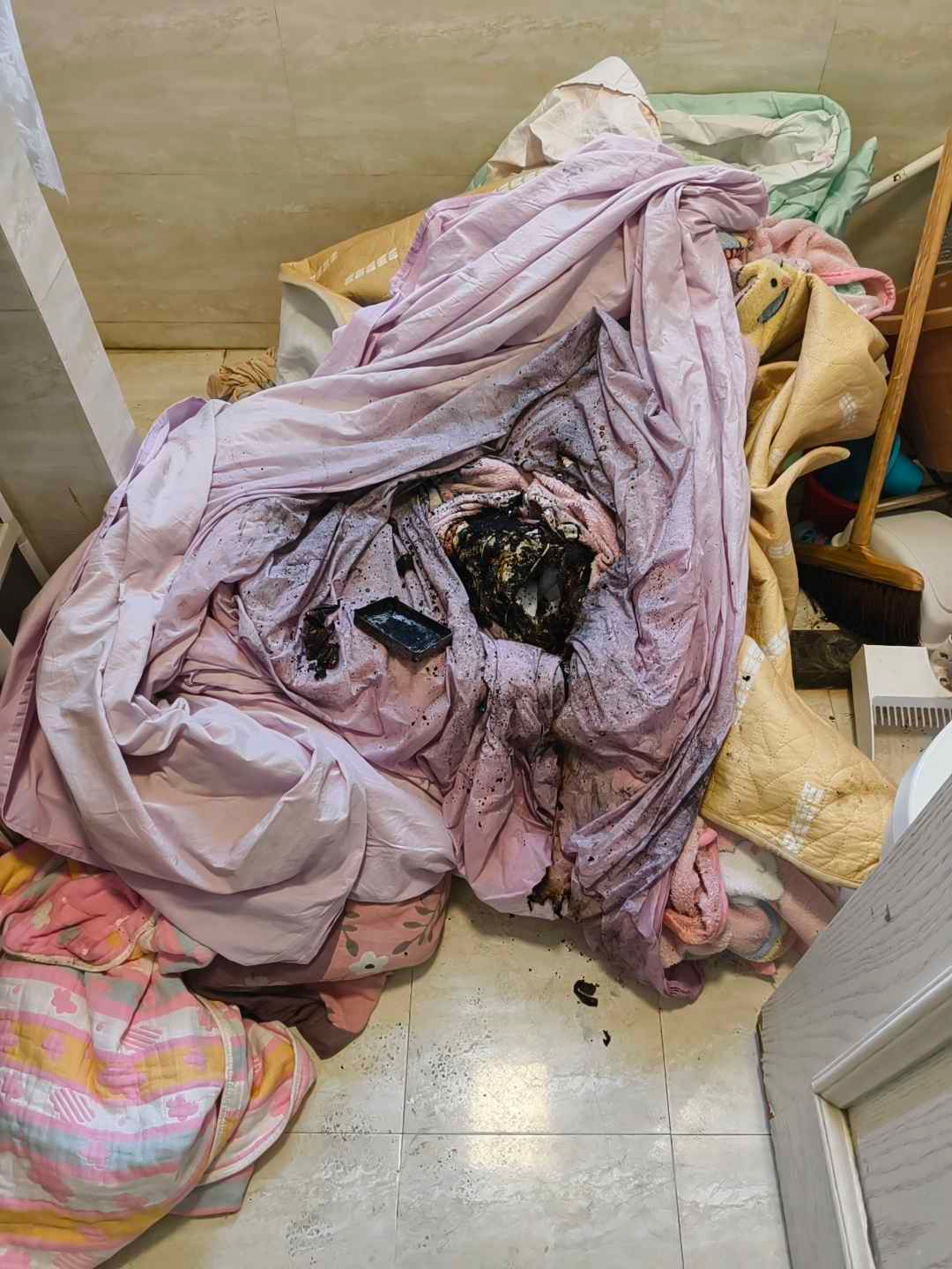 别让充电宝,变成“移动炸弹”! 别让充电宝,变成“移动炸弹”!