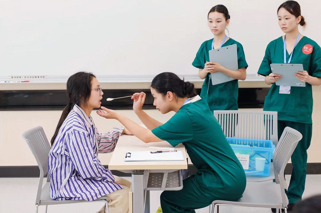 浙江省第二届大学生中医药传承创新大赛康复治疗技能赛道决赛在宁波举办 浙江省第二届大学生中医药传承创新大赛康复治疗技能赛道决赛在宁波举办
