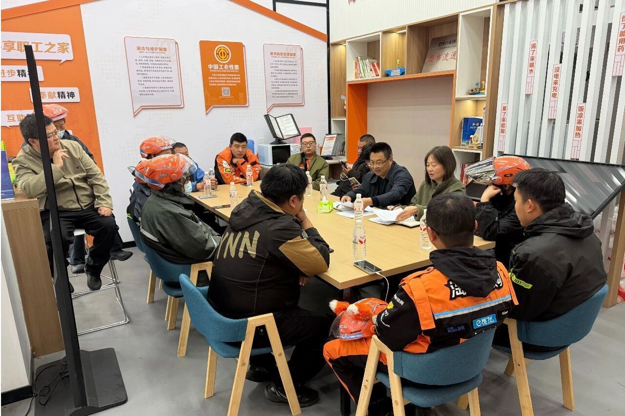 湖北老河口工会走访一线,为新就业形态劳动者“发声” 湖北老河口工会走访一线,为新就业形态劳动者“发声”