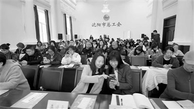 把镜头对准一线 让故事直抵人心