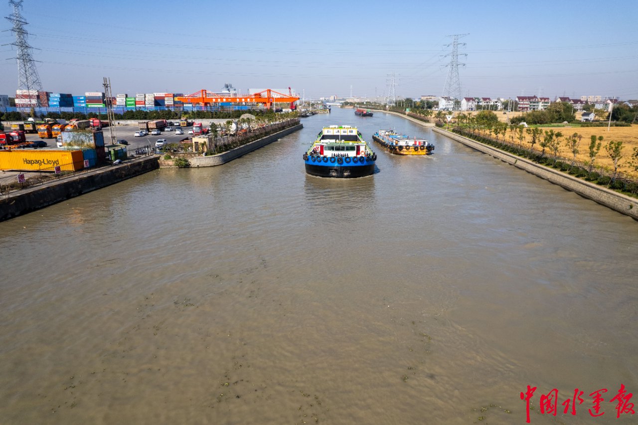 从“扎堆候航”到“按令进港”
乍浦塘船舶智能调度系统护航海河联运“最后一公里”