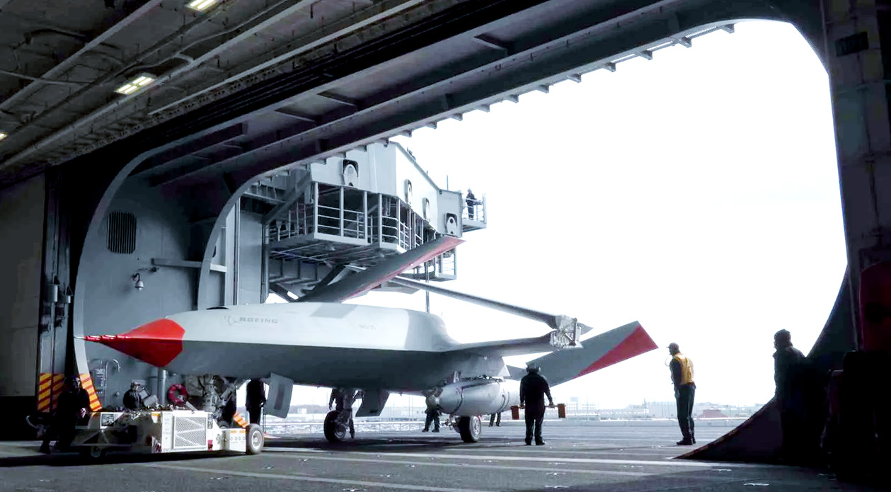 美国海军在航空母舰上测试对MQ-25A加油无人机的远程操控 美国海军在航空母舰上测试对MQ-25A加油无人机的远程操控