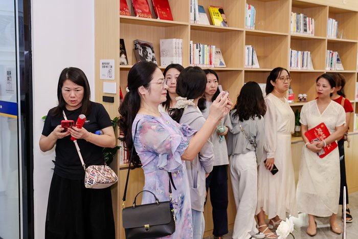 “玫瑰书香阅读赋能岗位建功‘十五五’”厦门市女职工主题阅读示范活动举办
