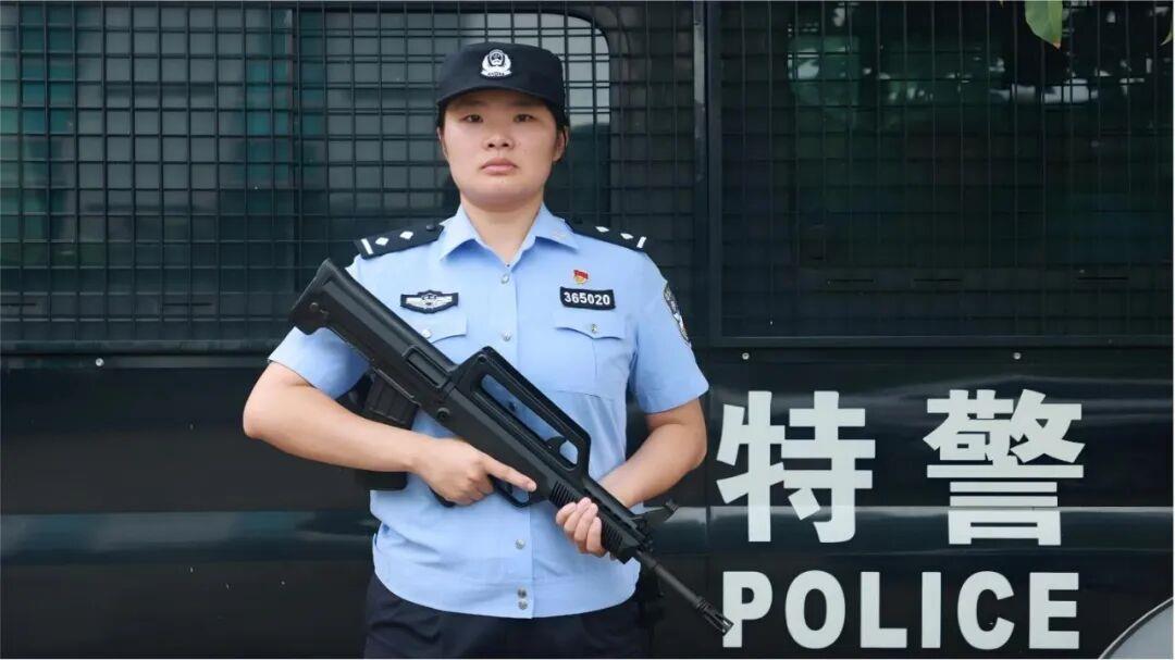 散打冠军→特警神枪手！她击毙疯牛后又击毙野猪