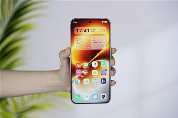 首发2K+185Hz超冠屏!iQOO Neo12图赏 首发2K+185Hz超冠屏!iQOO Neo12图赏