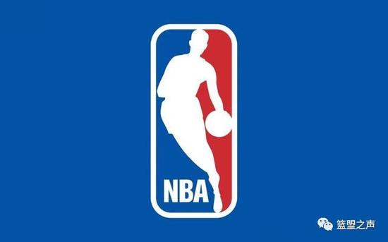 威斯布鲁克,经典的霸气战斧式扣篮动作,霸气十足,这个动作作为nba新
