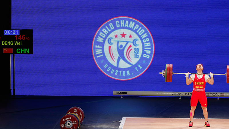 邓薇破纪录夺三冠