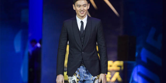 宁泽涛混搭风不逊男模