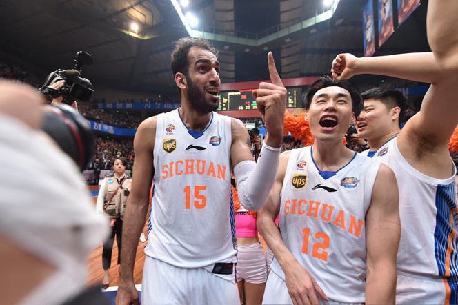 四川总比分3-1辽宁夺赛点 哈达迪孟达兴奋庆祝