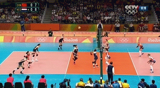 gif-徐云丽二号位扣直线得手 女排首局扳成8-8_视频