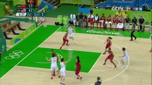 gif-露雯三秒区内上篮得分 中国女篮19-43形势危急