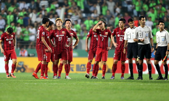 惨案!石柯乌龙吕文君红牌 上港0-5全北出局