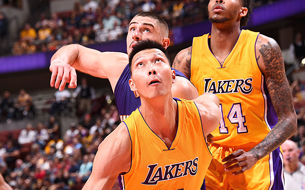 高清-易建联短暂湖人生涯回顾