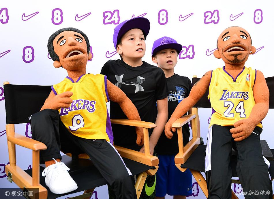 科比球衣退役让洛杉矶全城狂欢