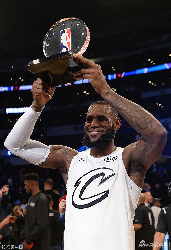 詹姆斯当选洛杉矶全明星赛mvp