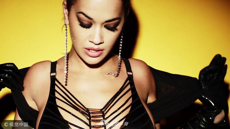 布鲁克林前女友拍圣诞写真