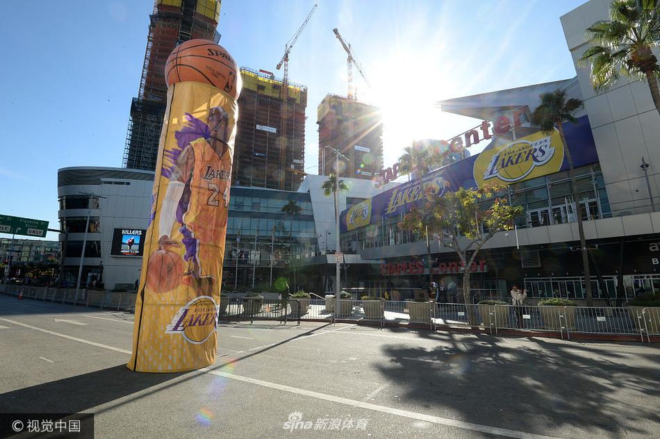 科比球衣退役仪式准备就绪