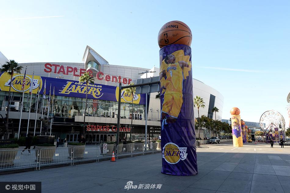 科比球衣退役仪式准备就绪