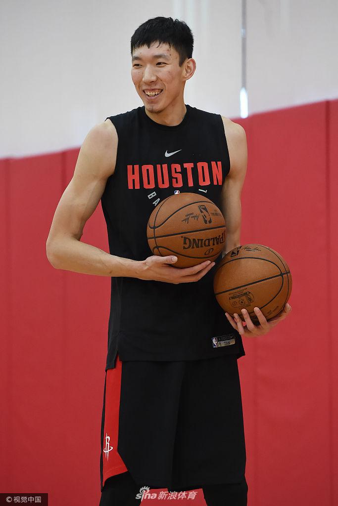 周琦日常训练 主抓力量体能