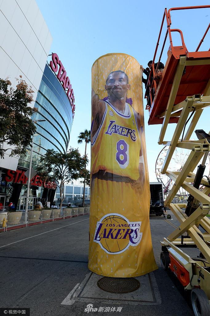 科比球衣退役仪式准备就绪
