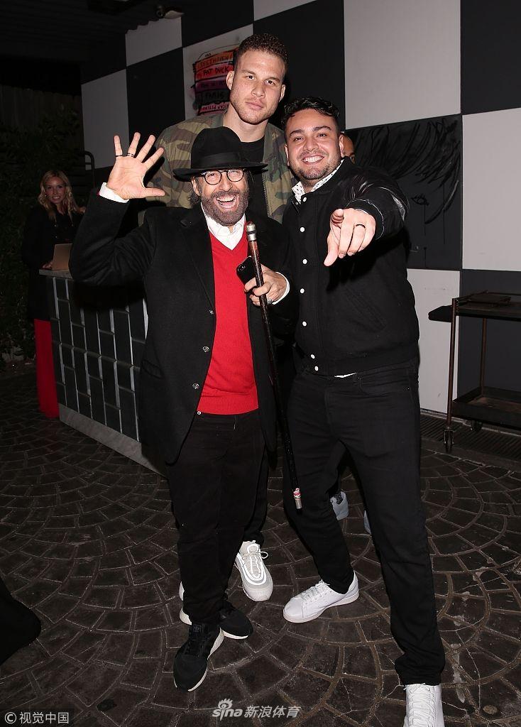 格里芬与高富帅聚会 辣妹云集不见詹娜