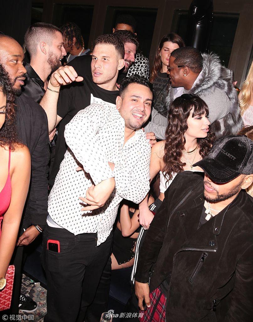 格里芬与高富帅聚会 辣妹云集不见詹娜