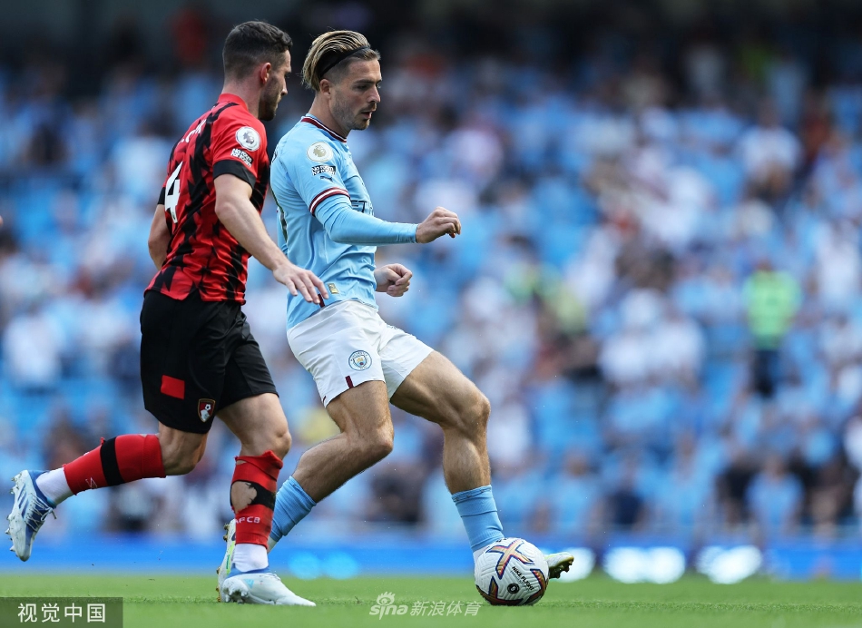 伊蒂哈德球场全景，蓝色海洋欢庆球队主场大捷