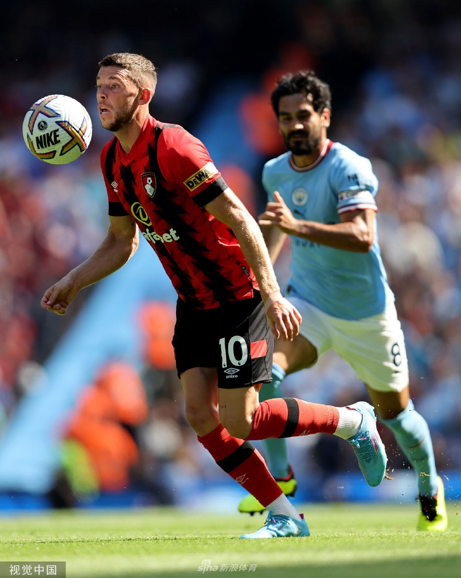 德布劳内外脚背划出精妙弧线，打入技惊四座的世界波