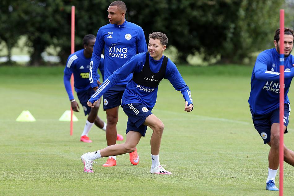 瓦尔迪训练中目光如炬，每一次冲刺都仿佛要撕开对手的防线，为新赛季的射手王卫冕之路全力加速。