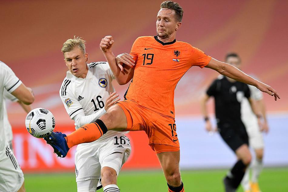 博古伊斯用一记巧妙的脚后跟磕球，瞬间撕开波黑防线，这一刻他的想象力让整个球场为之惊叹。