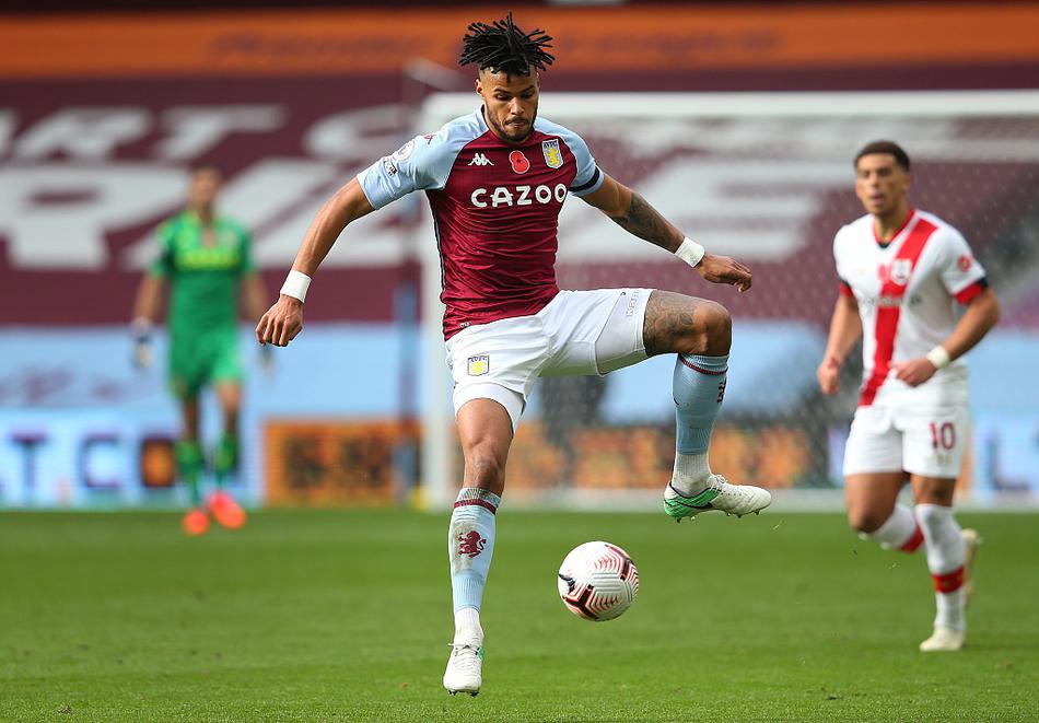 维拉核心格拉利什在完成精彩的远射破门后，没有时间庆祝，而是立刻冲向球门捡球，希望为球队争取最后一丝扳平的机会。