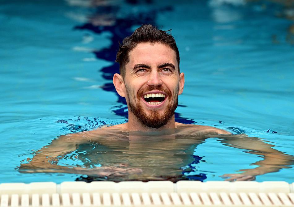 格但斯克夕阳下的意大利训练课，汗水与梦想交织，只为在欧国联赛场荣耀绽放