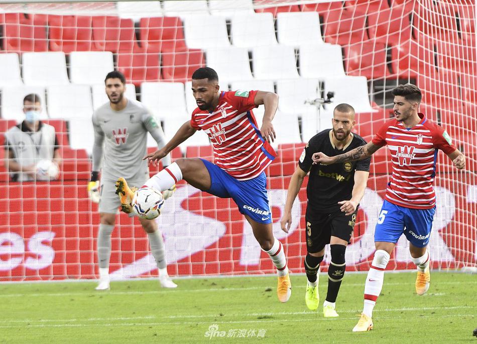 阿森西奧本場比賽數據:2進球2關鍵傳球,評分8.5全場最高