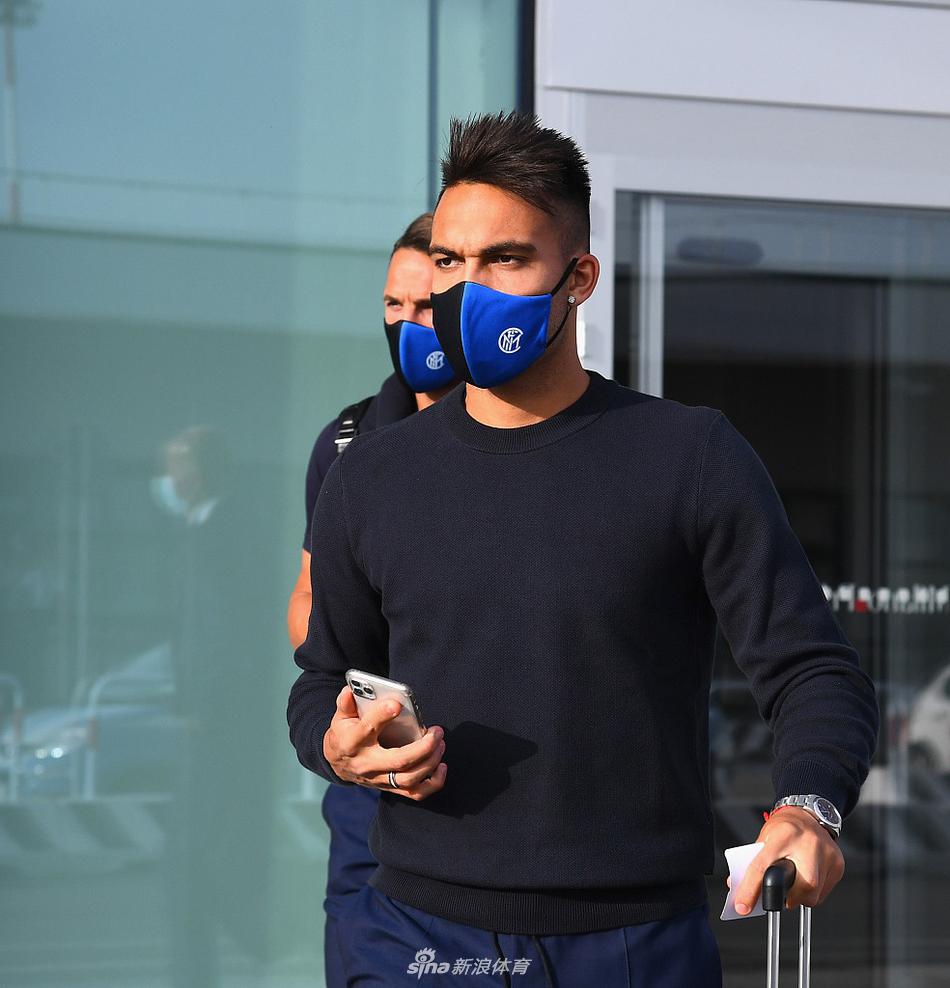 孔蒂指导目光如炬，抵达贝内文托客场，蓝黑战袍在身，胸有成竹迎战旧友因扎吉。