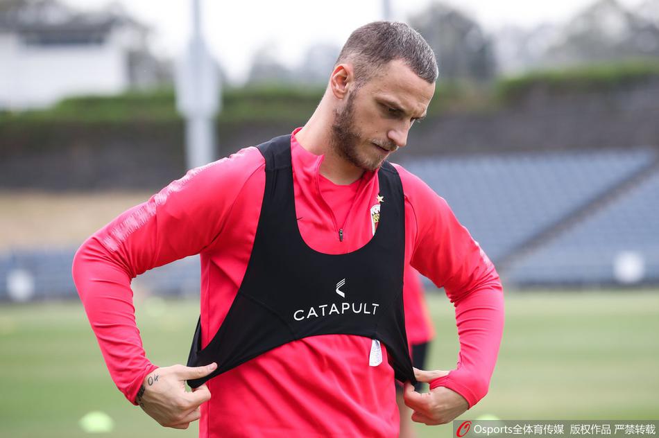 [流言板]又一场胜利！东契奇Ins晒赛场照庆祝湖人取得5连胜