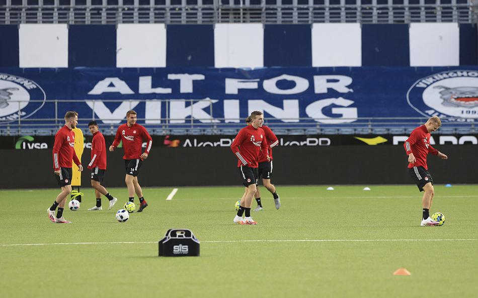 阿坎吉社媒:對紐卡比賽很艱苦,我們傾盡全力將應得的1分帶回家