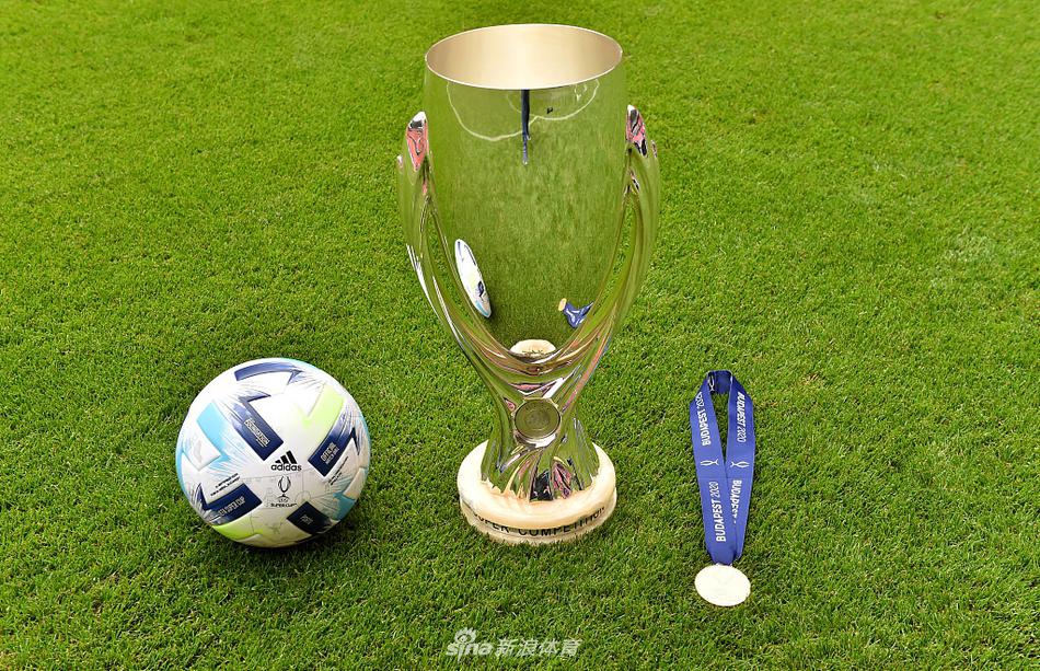 吉魯:17歲的瓦拉內首秀時防我表現不錯正在適應洛杉磯的生活