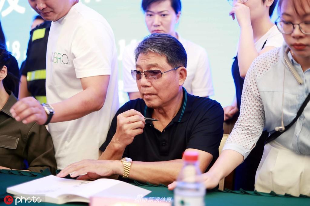 [JR热议]四年前的今天，EDG夺得2021全球总决赛冠军成就大满贯俱乐部