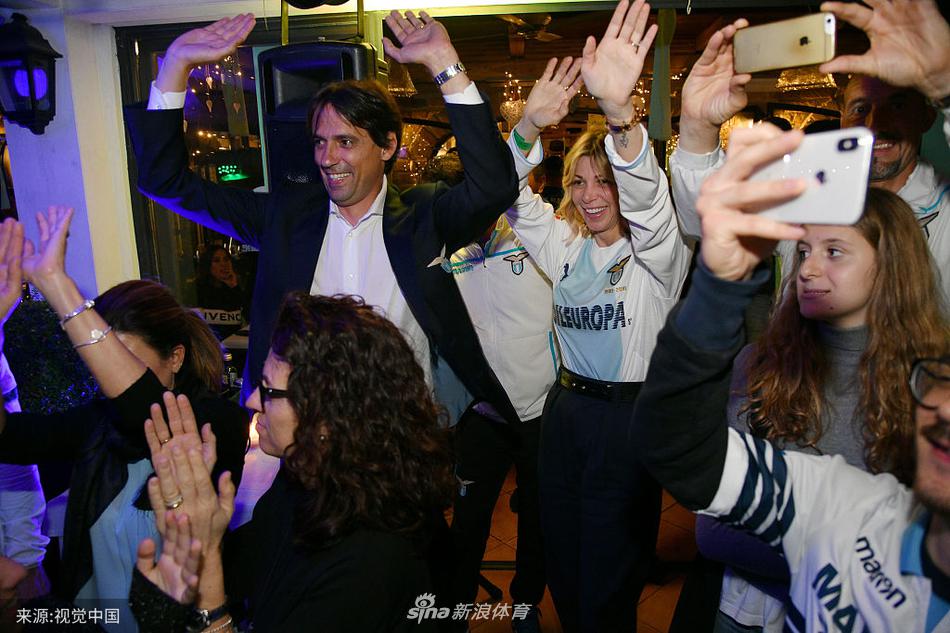 队长卢利奇高举奖杯，蓝白色的纸屑漫天飞舞，奥林匹克球场化作欢乐的海洋，每一张脸上都映照着夺冠的无限喜悦。